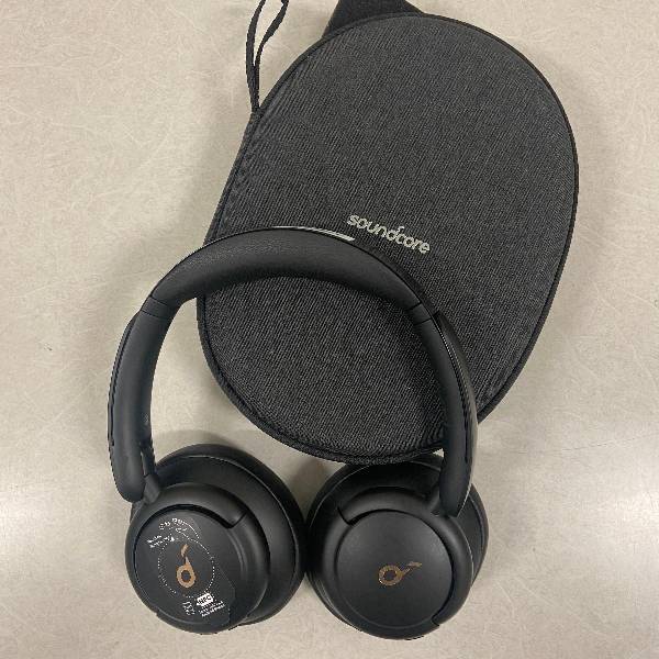 noise canceling headphones